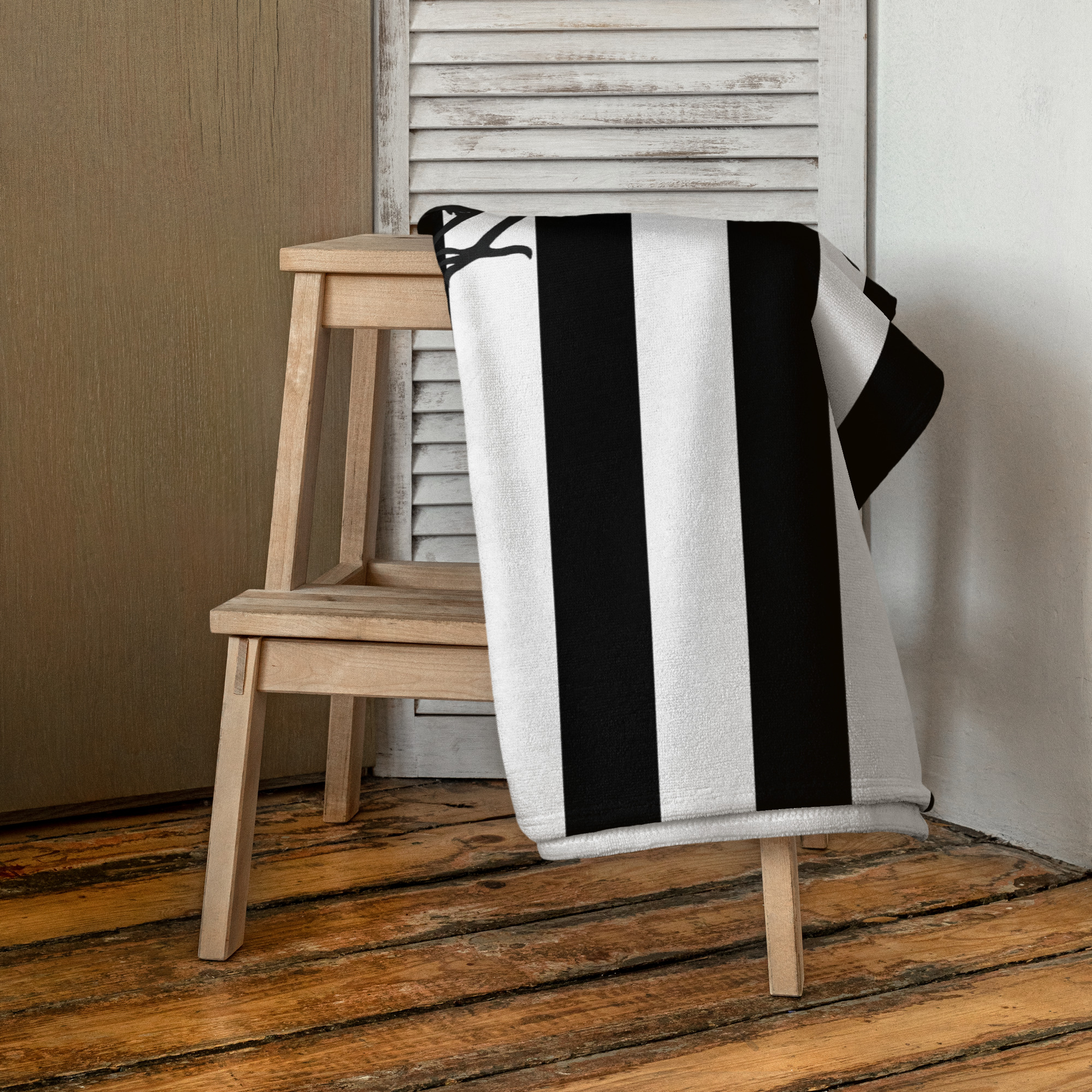 Newcastle Magpies Towel | Newcastle Football Fan Towel - Image 4
