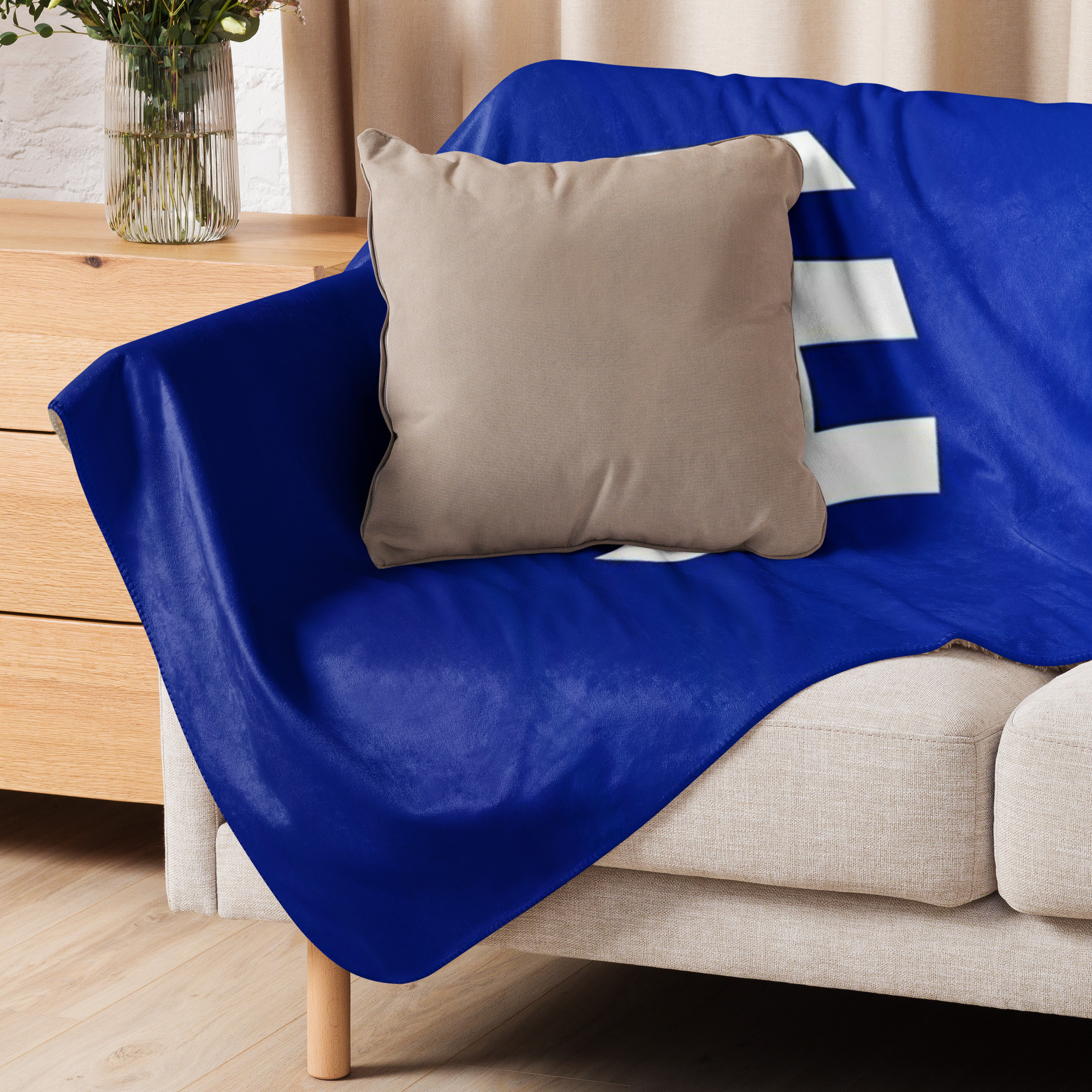 Al Hilal Sherpa Blanket – Blue Power Gift for Fans - Image 5