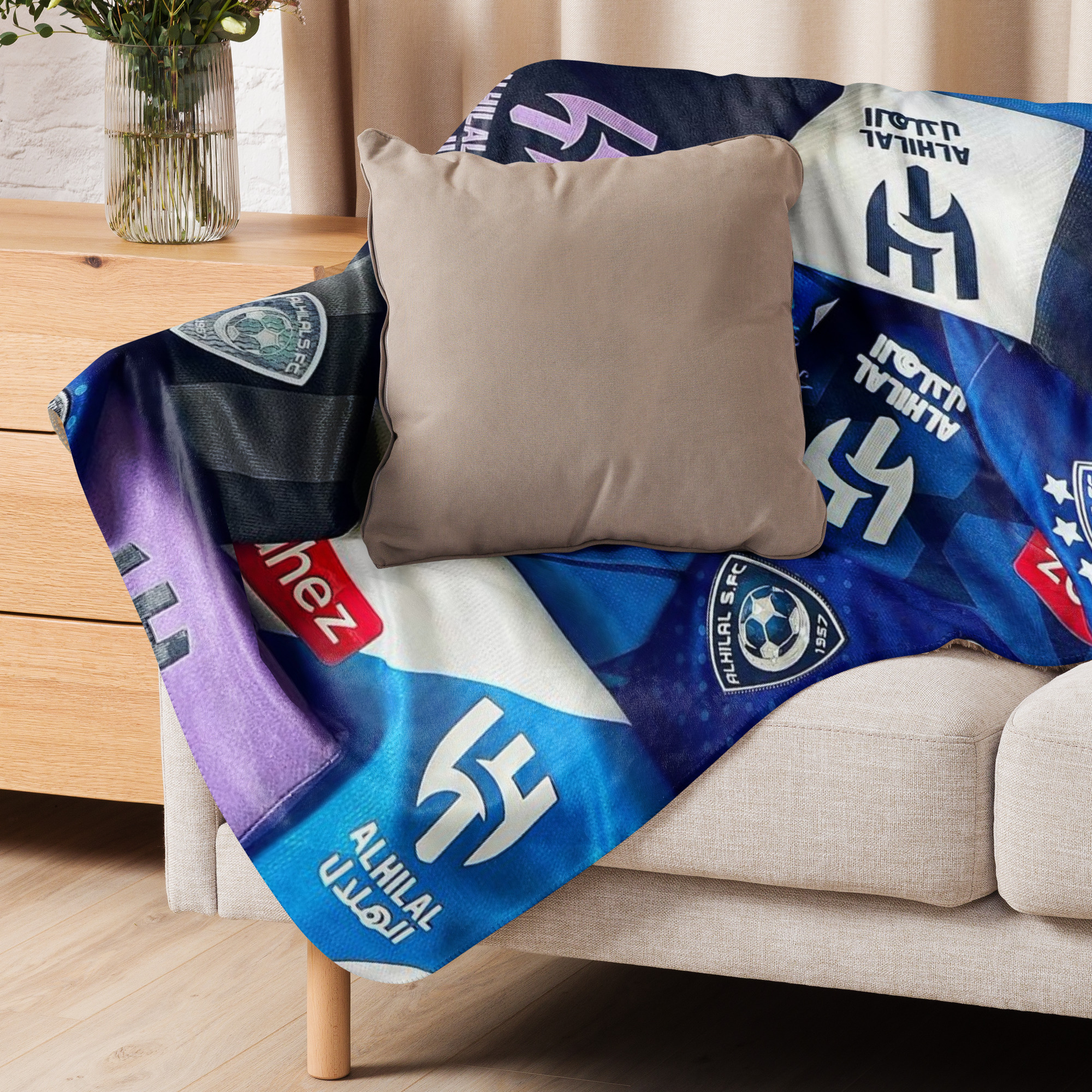 Al Hilal Saudi Club Blue Power All-In-One Sherpa Blanket – Al Hilal Football Fan Gift - Image 7