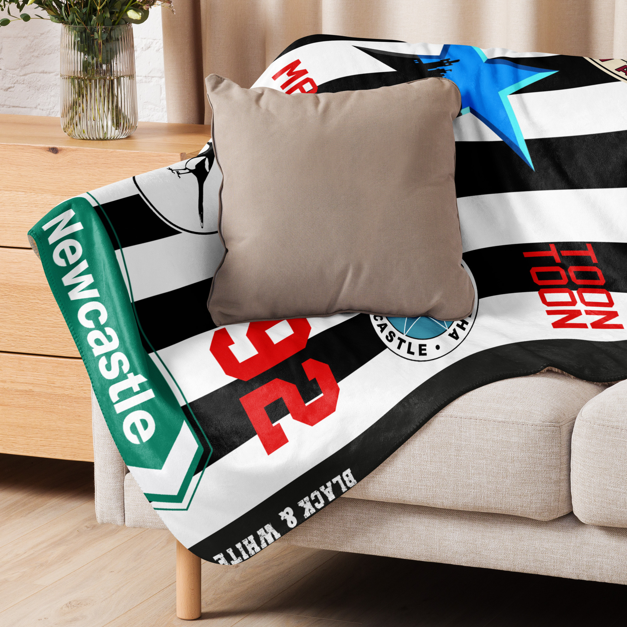 Newcastle Howay The Lads Sherpa Blanket – Toon Army Football Fan Gift - Image 8