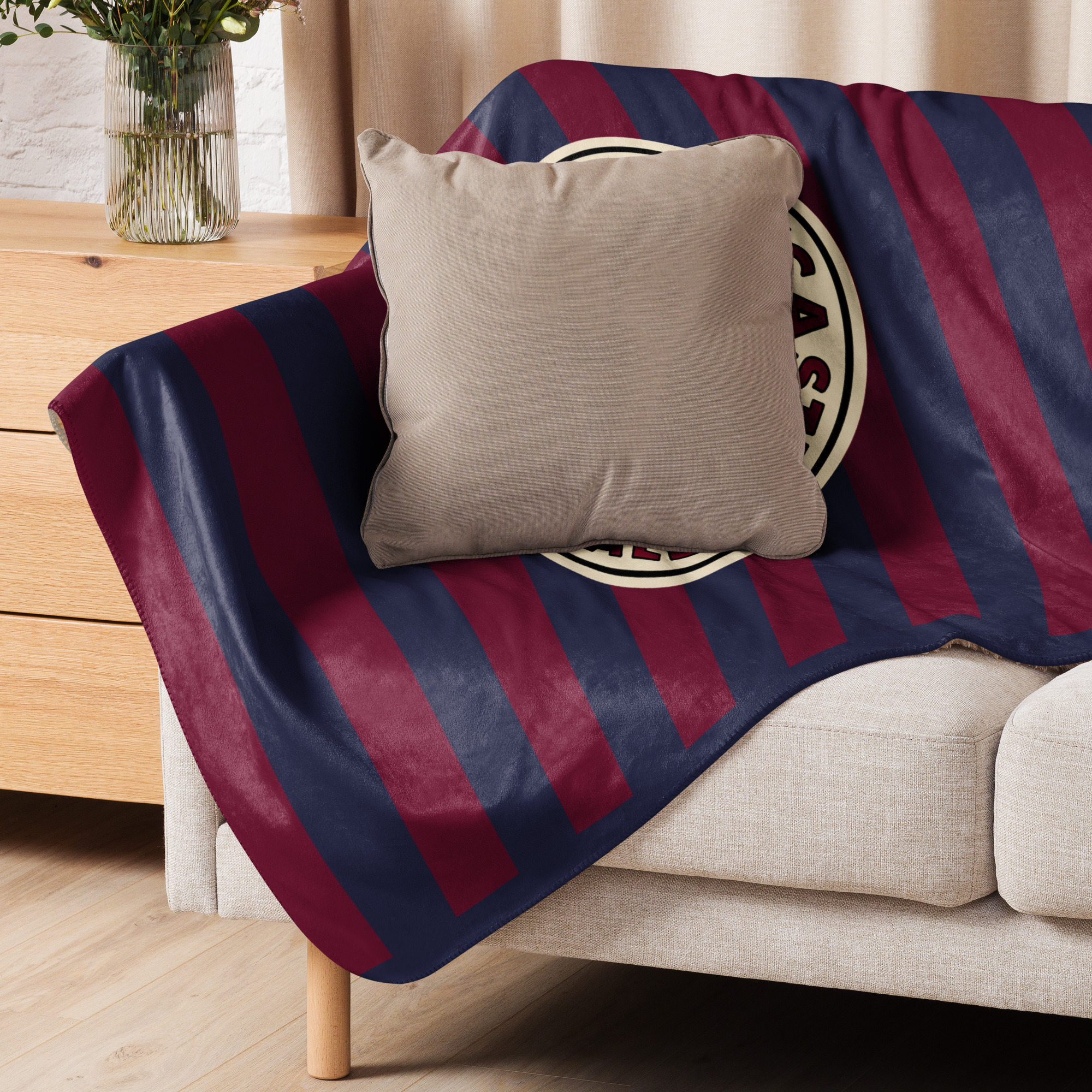 Newcastle Brown Ale Howay The Lads Sherpa Blanket - Image 7