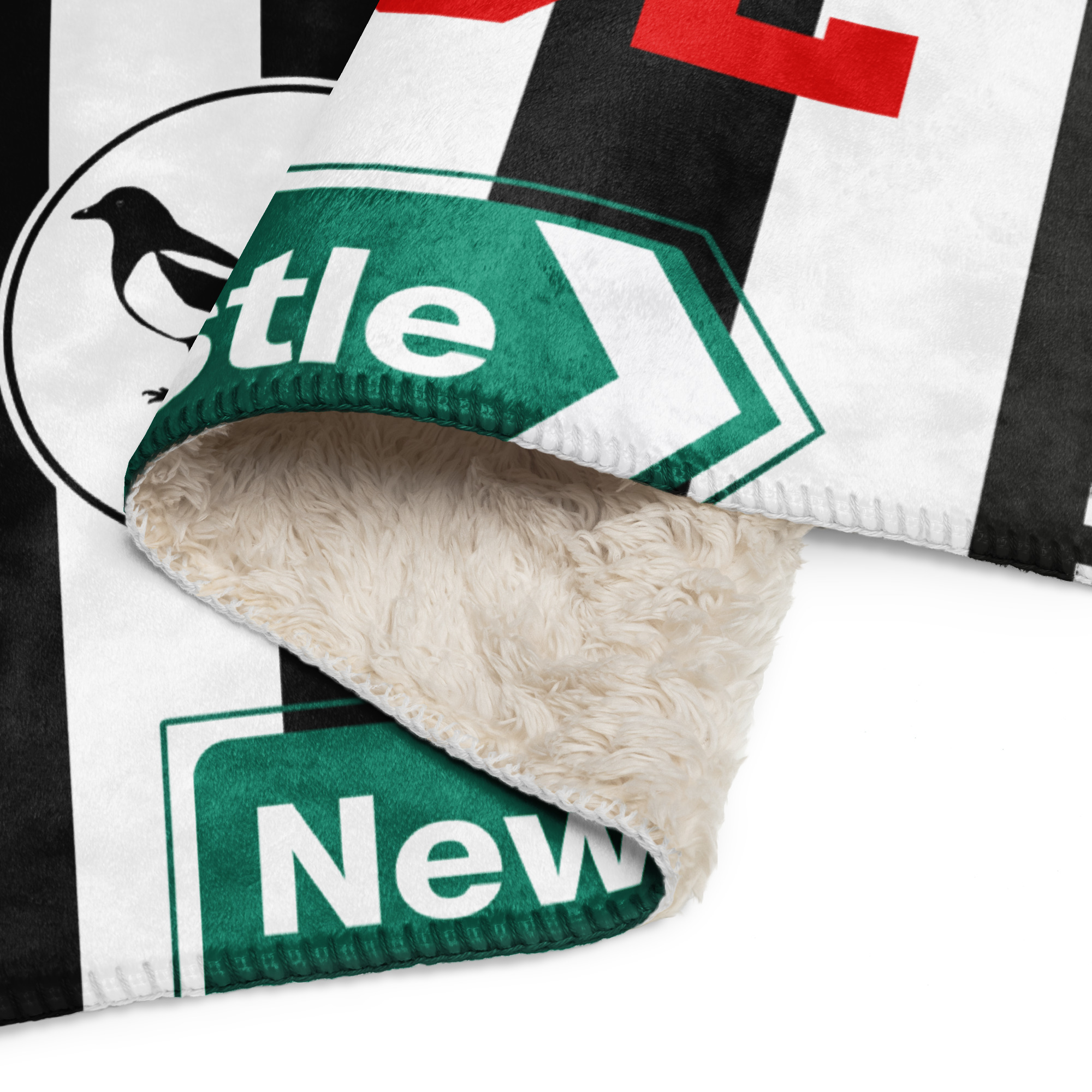 Newcastle Howay The Lads Sherpa Blanket – Toon Army Football Fan Gift - Image 10